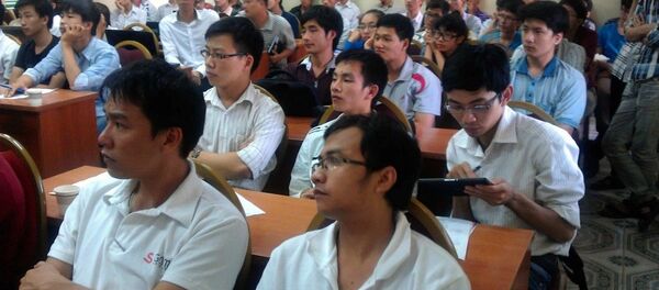 Sinh viên Việt Nam đang học tập - Sputnik Việt Nam