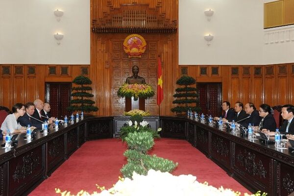 Toàn cảnh buổi yết kiến của Chủ tịch Gazprom Alexey Miller với Thủ tướng Chính phủ Nguyễn Xuân Phúc  - Sputnik Việt Nam