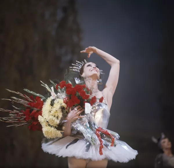 Trong lao động sáng tạo nghệ thuật, Maya Plisetskaya đã hợp tác với những nhà biên đạo múa nổi tiếng của thế giới, cụ thể như với Roland Petit và Maurice Béjart. Trong lao động sáng tạo nghệ thuật, Maya Plisetskaya đã hợp tác với những nhà biên đạo múa nổi tiếng của thế giới, cụ thể như với Roland Petit và Maurice Béjart. - Sputnik Việt Nam