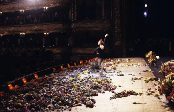 “Nàng Carmen” của Bizet – Shchedrin đã được nhà biên đạo múa nổi tiếng người Cuba Alberto Alonso chuyên tâm dàn dựng dành riêng cho Plisetskaya. “Nàng Carmen” của Bizet – Shchedrin đã được nhà biên đạo múa nổi tiếng người Cuba Alberto Alonso chuyên tâm dàn dựng dành riêng cho Plisetskaya. - Sputnik Việt Nam