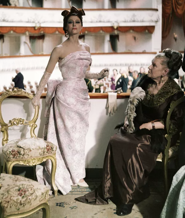 Maya Plisetskaya đóng vai chính trong nhiều bộ phim nhựa và trên truyền hình. Trong bộ phim Anna Karenina, Maya Plisetskaya đóng vai nữ quận chúa Betsy Tverskaya. Maya Plisetskaya đóng vai chính trong nhiều bộ phim nhựa và trên truyền hình. Trong bộ phim Anna Karenina, Maya Plisetskaya đóng vai nữ quận chúa Betsy Tverskaya. - Sputnik Việt Nam