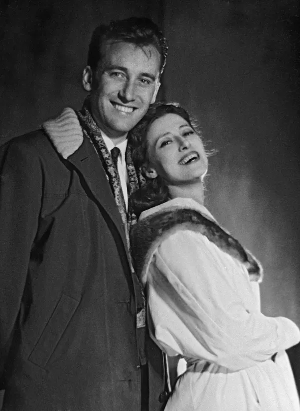 Năm 1958, Maya Plisetskaya kết hôn với nhà soạn nhạc Rodion Shchedrin. Từ năm 1991, cặp vợ chồng nghệ sĩ này sống ở Đức. Năm 1958, Maya Plisetskaya kết hôn với nhà soạn nhạc Rodion Shchedrin. Từ năm 1991, cặp vợ chồng nghệ sĩ này sống ở Đức. - Sputnik Việt Nam