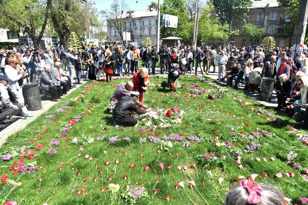 Lễ cầu siêu cho những người thiệt mạng ngày 2 tháng Năm  2014 tại Odessa - Sputnik Việt Nam