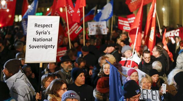 Biểu tình chống sự hiện diện của quân đội Mỹ ở Syria - Sputnik Việt Nam