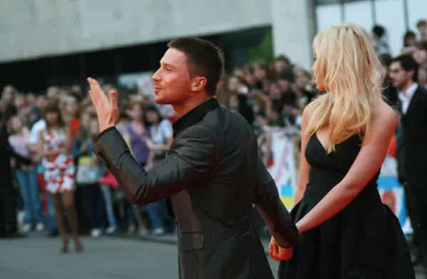 Ca sĩ Sergei Lazarev trước lễ trao giải Muz-TV trong tổ hợp thể thao Olympic tại Mokva Ca sĩ Sergei Lazarev trước lễ trao giải Muz-TV trong tổ hợp thể thao Olympic tại Mokva - Sputnik Việt Nam