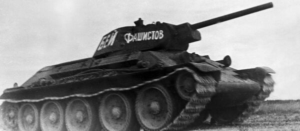 Xe tăng Xô-viết T-34 được công nhận là xe tăng hạng trung tốt nhất của Thế chiến II. Trong ảnh - T-34 thế hệ đầu tiên, với pháo nòng ngắn cỡ nòng 76 mm. - Sputnik Việt Nam