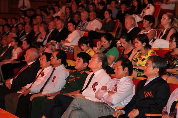 Hòa nhạc của Dàn hợp xướng Hàn lâm Quốc gia Kozak vùng Kuban tại Hà Nội - Sputnik Việt Nam