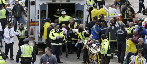 Xe cứu thương tại nơi xảy ra vụ nổ ở Boston  - Sputnik Việt Nam