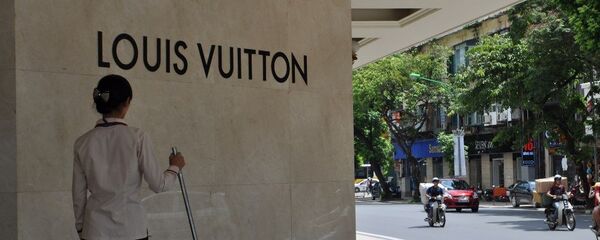 Một cửa hàng Louis Vuitton tại Việt Nam - Sputnik Việt Nam