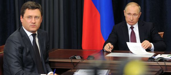 Trong cầu liên lạc truyền hình hôm thứ Tư, Tổng thống Nga Vladimir Putin đã phát lệnh khởi động luồng thứ tư của cầu năng lượng Crưm. - Sputnik Việt Nam