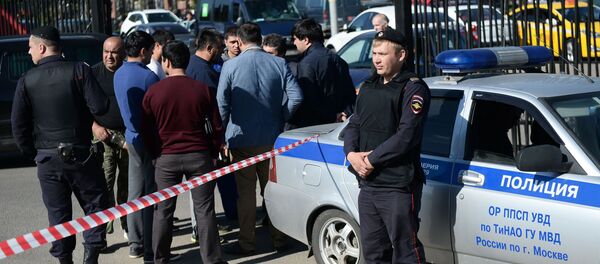 Cảnh sát gần nghĩa trang Khovanskoye ở Matxcơva Cảnh sát gần nghĩa trang Khovanskoye ở Matxcơva - Sputnik Việt Nam