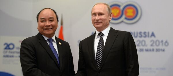 Cuộc gặp gỡ song phương giữa Tổng thống Nga Vladimir Putin và Thủ tướng nước Cộng hòa xã hội chủ nghĩa Việt Nam Nguyễn Xuân Phúc - Sputnik Việt Nam
