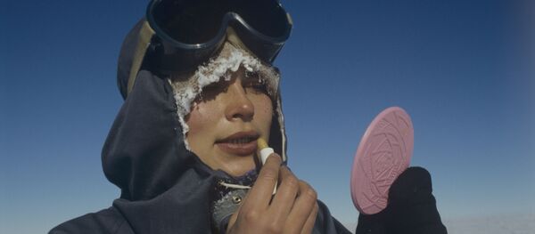 Cuộc sống khắc nghiệt hàng ngày của nhà thám hiểm Bắc cực - Sputnik Việt Nam