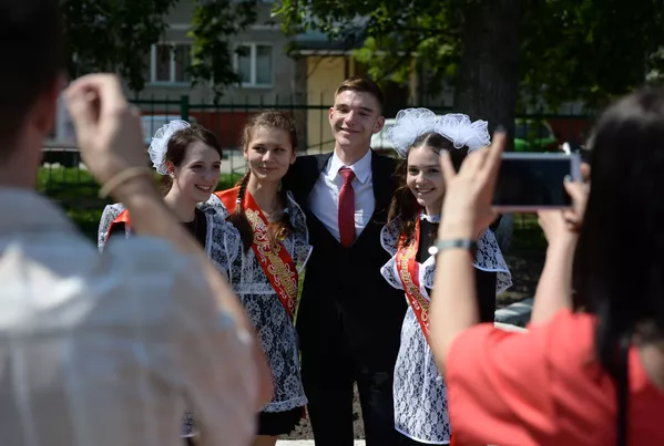 Học sinh Novosibirsk trong ngày hội “Tiếng chuông cuối cùng” Học sinh Novosibirsk trong ngày hội “Tiếng chuông cuối cùng” - Sputnik Việt Nam