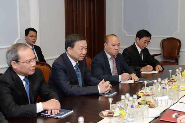 Người đứng đầu Bộ Nội vụ Nga, ông Vladimir Kolokoltsev đã gặp nhà lãnh đạo Bộ Công an của nước CHXHCN Việt Nam, Bộ trưởng Tô Lâm - Sputnik Việt Nam