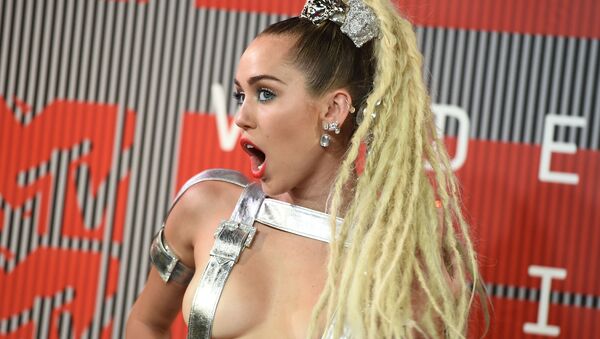 Ca sĩ Mỹ Miley Cyrus - Sputnik Việt Nam