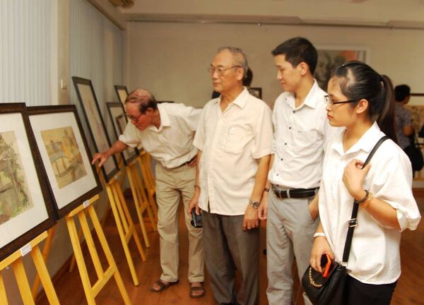 Trong phòng triển lãm tranh - Sputnik Việt Nam