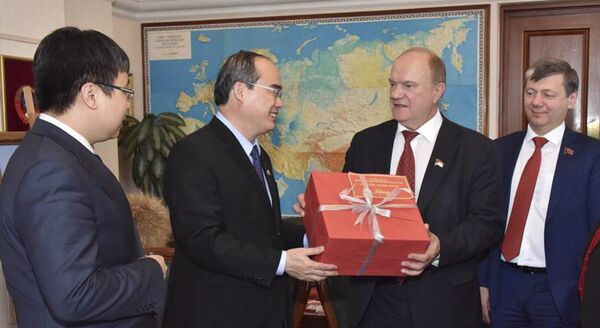 Chủ tịch Ủy ban Trung ương Đảng Cộng sản LB Nga, ông Gennady Zyuganov gặp ông Chủ tịch Mặt trận Tổ quốc Việt Nam, ông Nguyễn Thiện Nhân - Sputnik Việt Nam