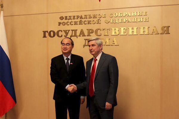 Phó Chủ tịch Ủy ban Trung ương Đảng Cộng sản LB Nga, Phó Chủ tịch thứ nhất Duma Quốc gia Ivan Melnikov đã tiếp đón đoàn đại biểu Mặt trận Tổ quốc Việt Nam.  - Sputnik Việt Nam