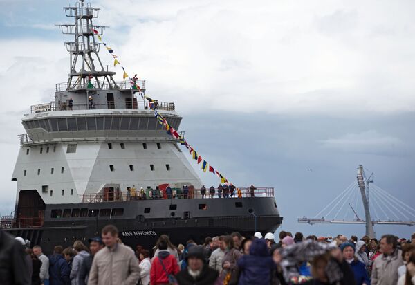 Hạ thủy tàu phá băng Ilya Muromets ở Saint-Peterburg - Sputnik Việt Nam