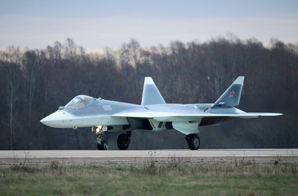 Máy bay đa chức năng T-50 ở Zhukovsky Máy bay đa chức năng T-50 ở Zhukovsky - Sputnik Việt Nam