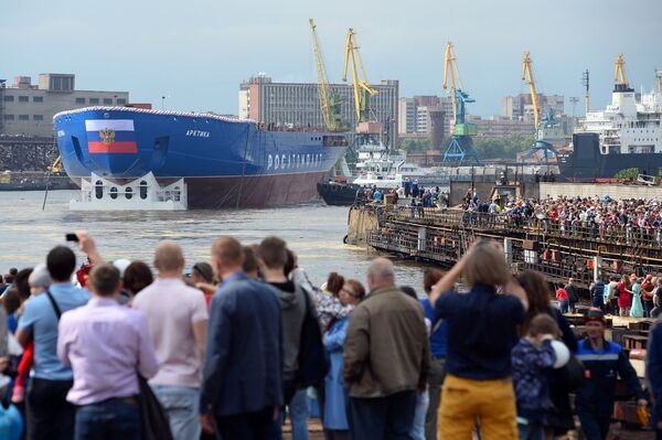 Lễ hạ thủy  tàu phá băng Arktika  - Sputnik Việt Nam