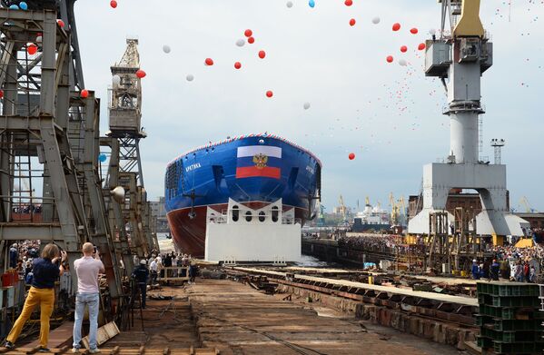 Nghi lễ hạ thủy tàu phá băng đầu máy nguyên tử  “Arktika” tại Nhà máy đóng tàu Baltic ở Saint-Peterburg - Sputnik Việt Nam