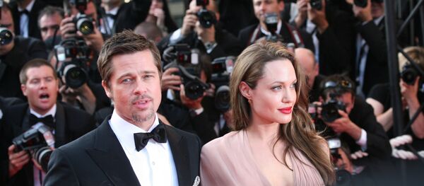 Angelina Jolie và Brad Pitt Angelina Jolie và Brad Pitt - Sputnik Việt Nam
