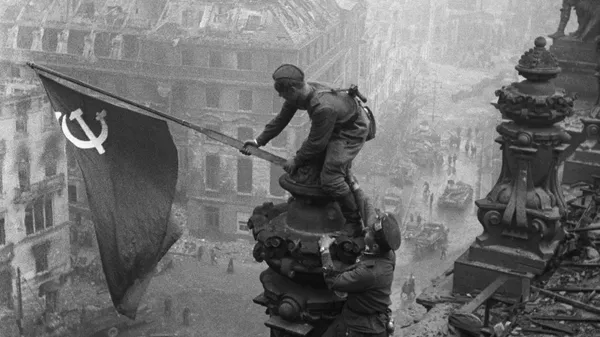 Lá cờ Chiến thắng tại Berlin - Sputnik Việt Nam