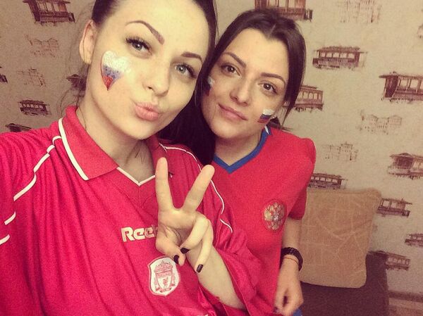 Nữ cổ động viên Nga - Sputnik Việt Nam