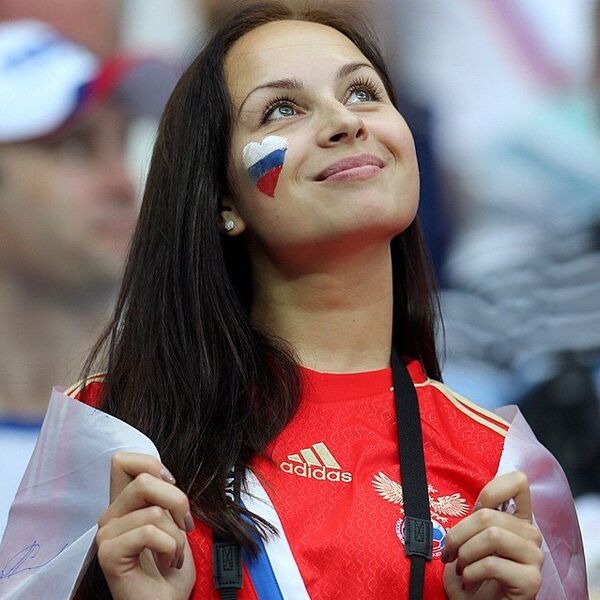 Nữ cổ động viên Nga - Sputnik Việt Nam