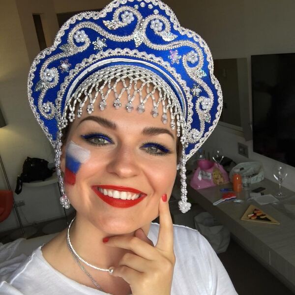 Nữ cổ động viên Nga - Sputnik Việt Nam