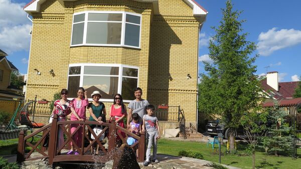 Nghệ sỹ ưu tú Kim Oanh ở thành phố Ekaterinburg - Sputnik Việt Nam