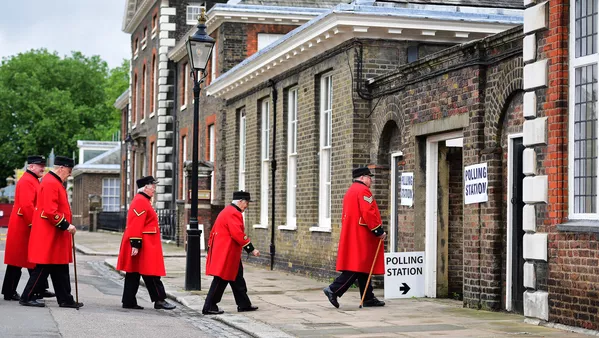 Người London đi bỏ phiếu trưng cầu dân ý về việc Anh ra khỏi EU Người London đi bỏ phiếu trưng cầu dân ý về việc Anh ra khỏi EU - Sputnik Việt Nam