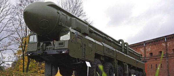 Tổ hợp tên lửa cơ động chiến lược Topol - Sputnik Việt Nam