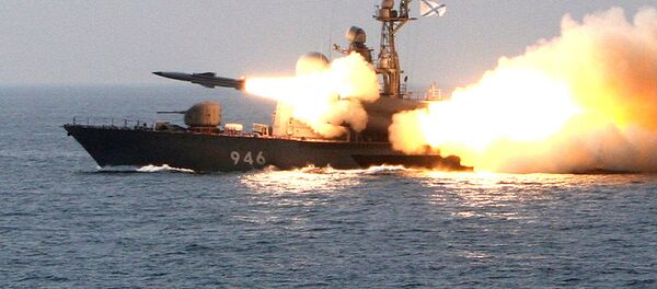 Tàu “Moskit” cùng với tên lửa hành trình - Sputnik Việt Nam