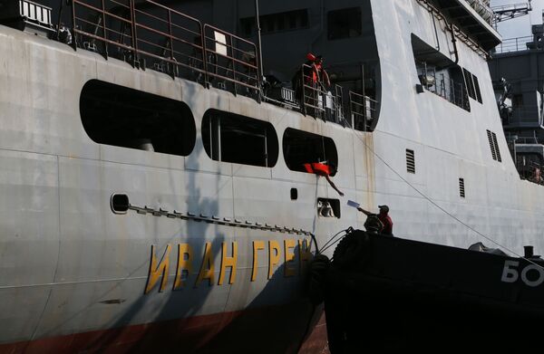 Tàu đổ bộ lớn Ivan Gren của Hải quân Nga cập cảng quân sự Baltiysk sau lần xuất cảng đầu tiên để thử nghiệm trên biển. - Sputnik Việt Nam