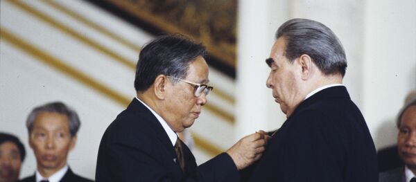 Leonid Brezhnev và Lê Duẩn - Sputnik Việt Nam