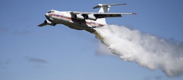Chiếc máy bay Il-76 của Bộ Các tình huống khẩn cấp LB Nga - Sputnik Việt Nam