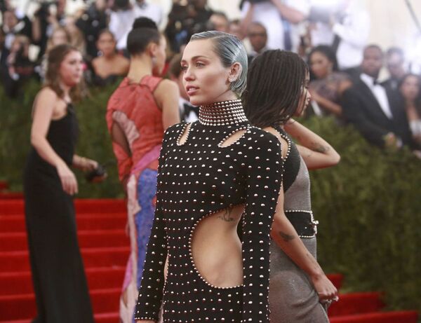 Ca sĩ Mỹ Miley Cyrus - Sputnik Việt Nam