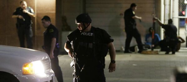 Bạo loạn tại Hoa Kỳ: 4 cảnh sát đã bị giết chết, 11 người bị thương Bạo loạn tại Hoa Kỳ: 4 cảnh sát đã bị giết chết, 11 người bị thương - Sputnik Việt Nam