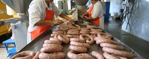 Sản xuất giò ở Belarus - Sputnik Việt Nam