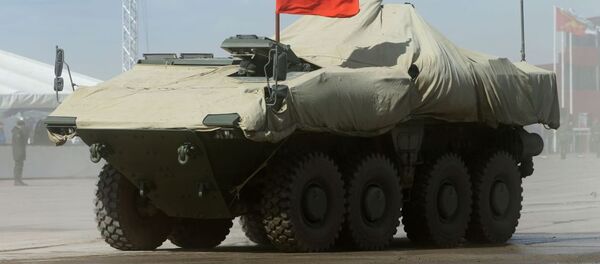 Xe bọc thép bánh lốp BTR hạng trung “Boomerang” ” trong thời gian diễn tập Duyệt binh mừng Chiến thắng ở ngoại ô Matxcơva - Sputnik Việt Nam