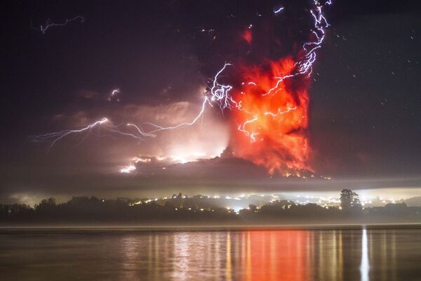 Phun trào núi lửa Calbuco ở Chile - Sputnik Việt Nam