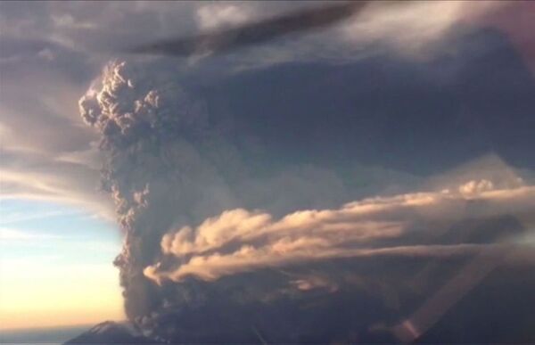 Phun trào núi lửa Calbuco ở Chile - Sputnik Việt Nam