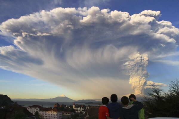 Phun trào núi lửa Calbuco ở Chile - Sputnik Việt Nam