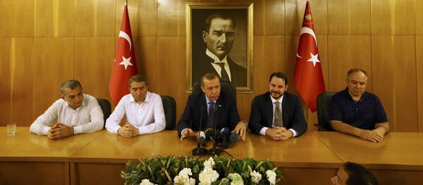 Tổng thống Thổ Nhĩ Kỳ Tayyip Erdogan tại  Istanbul - Sputnik Việt Nam