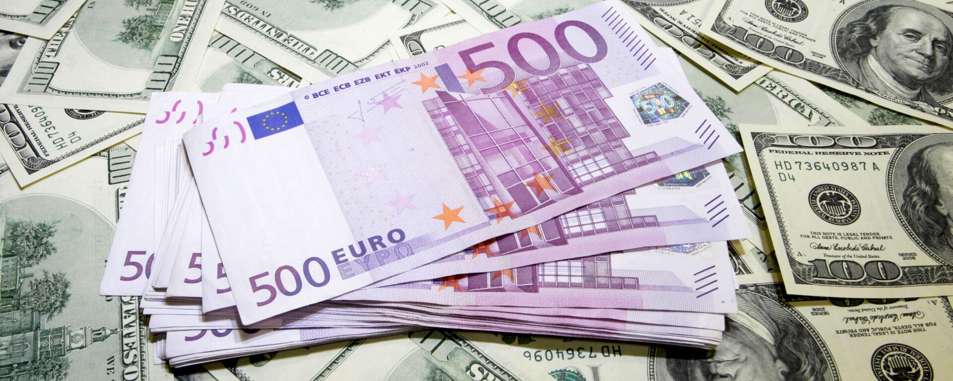 Các tờ euro và đô la Mỹ - Sputnik Việt Nam, 1920, 24.08.2022