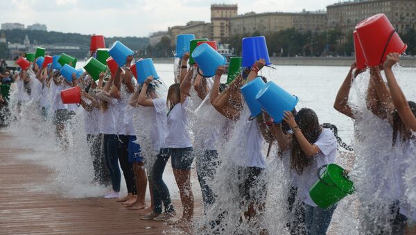 Phong trào Ice Bucket Challenge - Sputnik Việt Nam