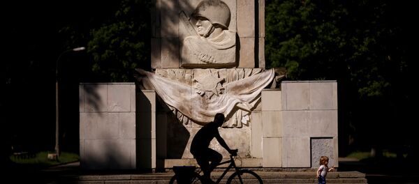 Tượng đài người lính Xô Viết ở Ba Lan - Sputnik Việt Nam